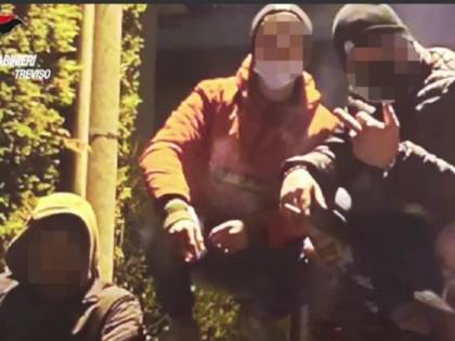 Pestaggi, rapine e furti: così la gang terrorizza la provincia