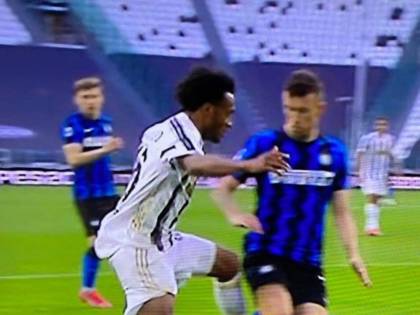 Scoppia il caos in tv: cosa scatena il rigore contestato della Juve