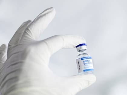 Covid, meno decessi ritardando la seconda dose del vaccino Covid, meno decessi ritardando la seconda dose del vaccino