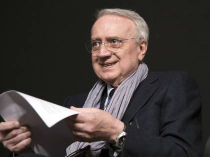 "Cultura di destra? Tutta nazista": il delirio di Flores d'Arcais