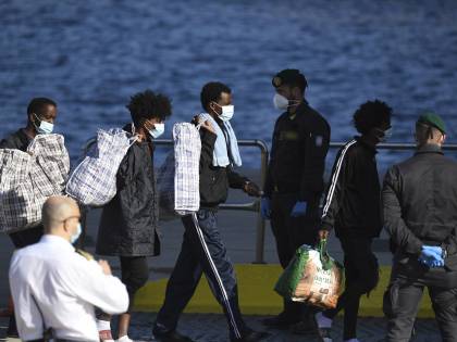Migranti, la pressione continua: a Ceuta 5mila in un giorno