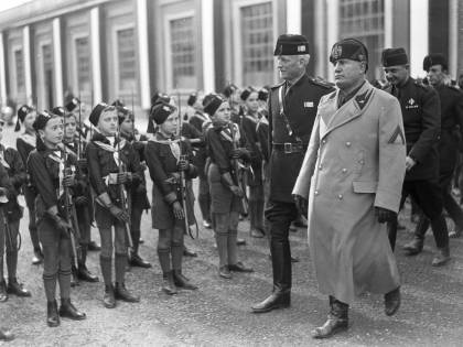 Se la sinistra salva l'onorificenza al Duce