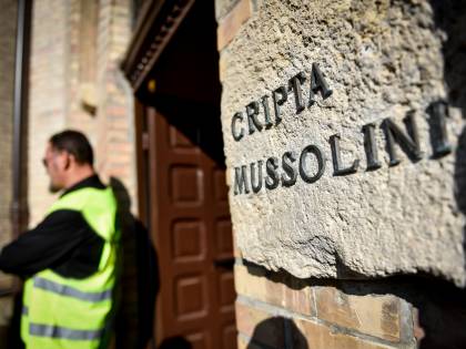 "Hanno cambiato la serratura", il giallo della cripta di Mussolini