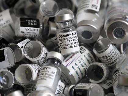 "Il mix di vaccini è off label". La verità su Aifa e bugiardini (non modificati)