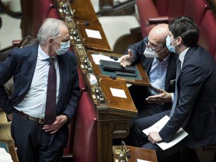 Appalti, scontro al governo. La sinistra minaccia scioperi