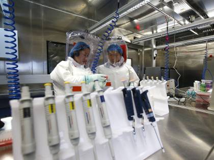 "Tre scienziati malati già nell'autunno del 2019". Nuove ombre sul laboratorio di Wuhan