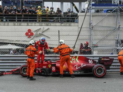 Dalla pole al disastro: che è successo alla Ferrari di Leclerc?