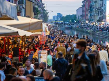 Incognita varianti sul green pass: pronto il 15 giugno su "Io" e "Immuni"