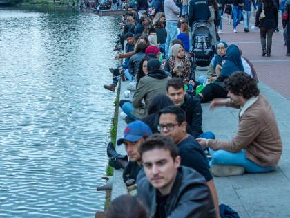 Intesa zona bianca: stop al coprifuoco, le attività riaprono (non le discoteche)