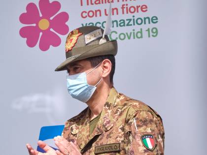 Figliuolo: "Giugno, spallata al virus 20 milioni di dosi". Boom maturandi
