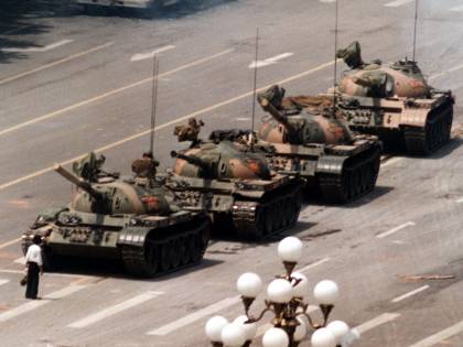 Hong Kong, la riforma che azzera l'opposizione. E Pechino vieta la veglia per piazza Tienanmen