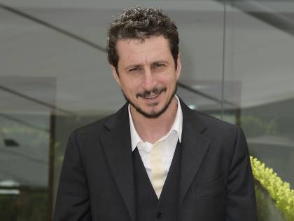 Il sospetto di Bizzarri che asfalta la sinistra: "Ddl Zan scritto male?"
