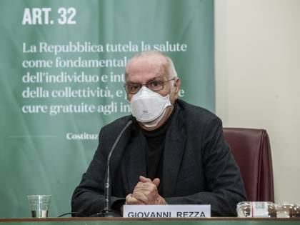 L'epidemia rallenta, 3 Regioni bianche "Nei locali via la mascherina al tavolo"