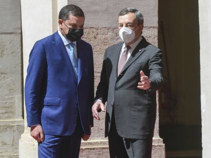 Draghi prova a fermare il caos. Vertice per "riprendere" la Libia