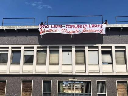 Milano in mano ai centri sociali: spunta un'altra "okkupazione"
