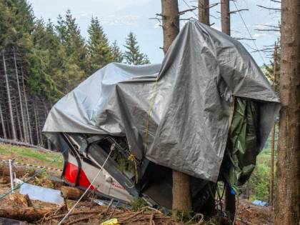 La gip garantista rimossa dal caso funivia. La giustizia litiga anche su 14 morti