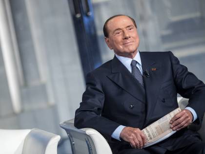 Berlusconi: "Al governo per tagliare le tasse, poi la flat tax"