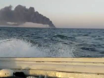 Iran, affonda la più grande nave militare. Incendio anche alla raffineria di Teheran