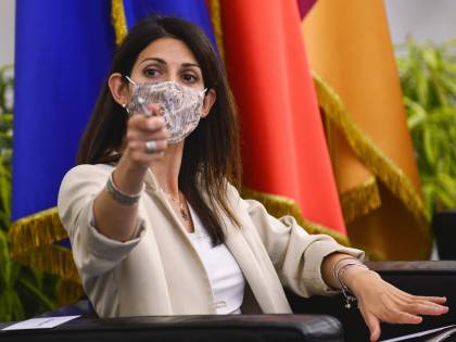 La Raggi punta tutto sui nuovi elettori: i cinghiali