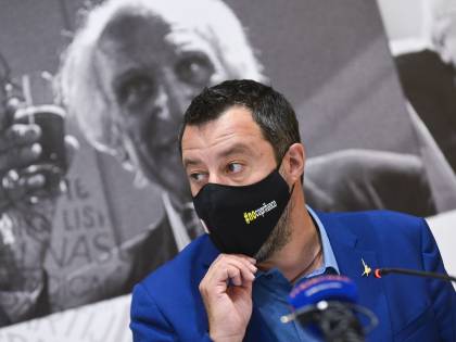 Salvini continua i "casting". E i 5 Stelle perdono pezzi