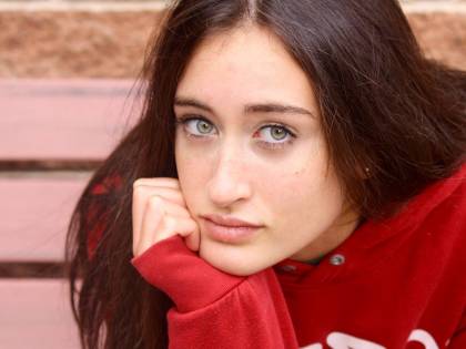 Elena, la vacanza e il volo dal balcone: "È stata uccisa"