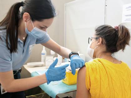 Caso AstraZeneca, in Lombardia per gli under 60 i richiami dal 17 giugno con altro vaccino