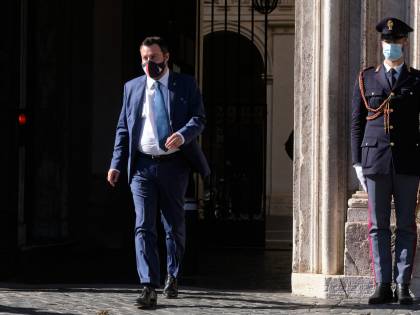 Salvini smaschera il Pd: la verità sul sondaggio-bufala