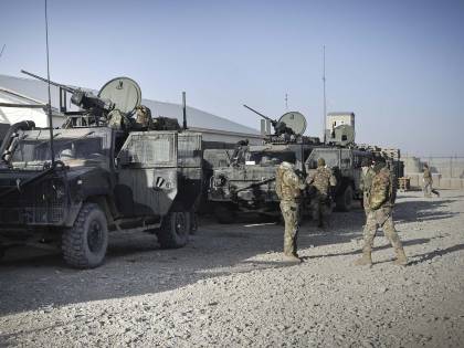 Via dall'Afghanistan: così l'Italia ammaina l'ultima bandiera. Vent'anni di missione per portare la pace