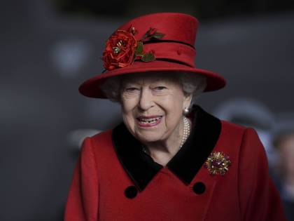 Smontata l'accusa di razzismo contro la regina Elisabetta