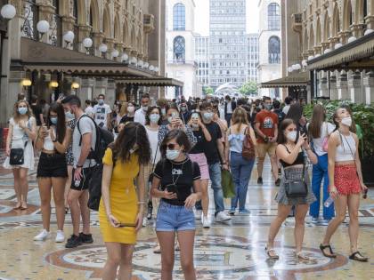 "Un nuovo picco di contagi": il virologo vede ancora nero