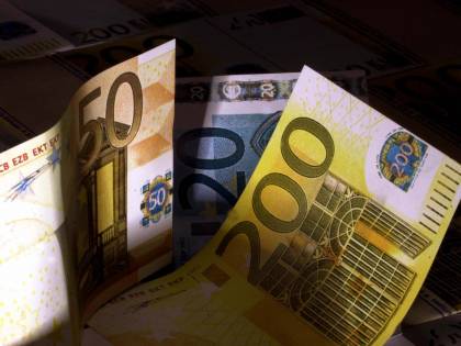 È nato il primo eurobond: tutti lo vogliono e costa niente