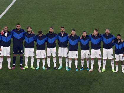 Berlusconi tifa Azzurri: "Forza Italia". E Salvini canta in macchina