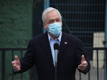 Il record di vaccini non frena i nuovi contagi. Santiago torna in lockdown come tre mesi fa