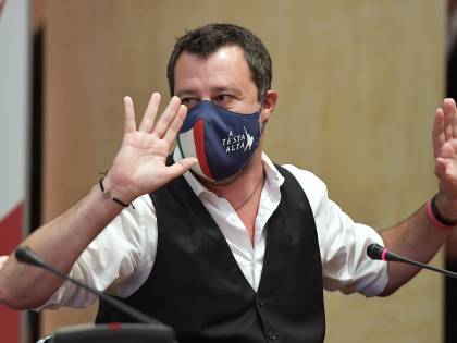 Covid, Salvini: "Vaccinare a tappeto chi non è a rischio non va bene"