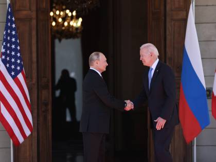 Lettera di Putin all'Ue. "Lavoriamo insieme" (per escludere Biden)