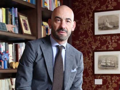 Bassetti: "Perché vanno tolte le mascherine"