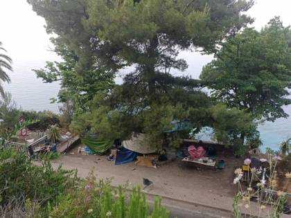 Ventimiglia: ovunque accampamenti di migranti, pure in spiaggia