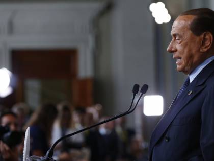 La cura Berlusconi anche per i Comuni. "Contro la crisi meno tasse locali"