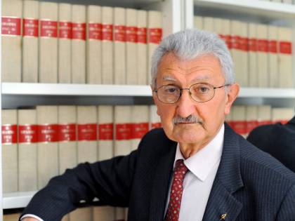 "Ogni giorno in ufficio poi, tutte le sere, a teatro"