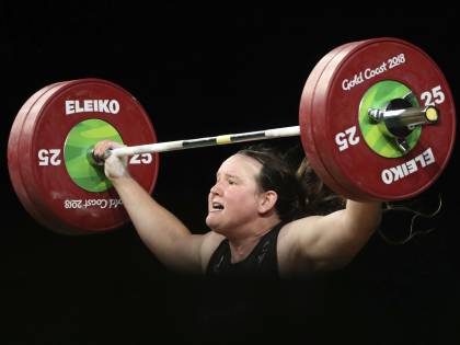 Le Olimpiadi della rinascita aprono a tifosi e... trans