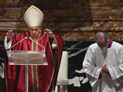 Blindata la Messa in latino: uno strano vento nella Chiesa