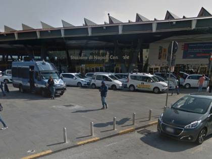 Nigeriano appicca rogo davanti la Stazione poi aggredisce due guardie giurate