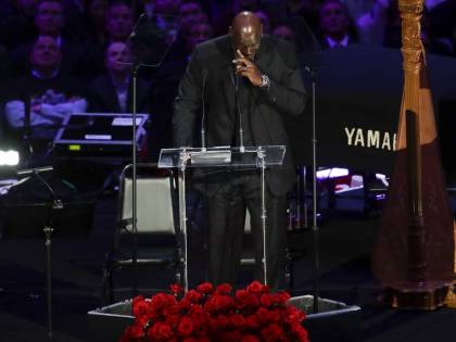 Michael Jordan in lacrime per ricordare Bryant: "Ho perso un fratello minore"