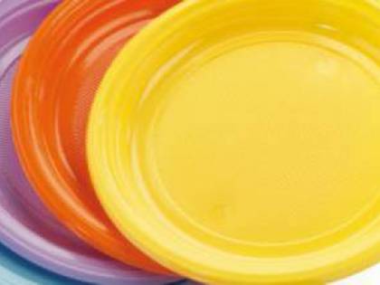 Piatti di plastica tossici: ecco i lotti ritirati dal mercato
