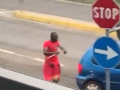 Mantova, ascia accorciata e coltello: nuovi indizi sul nigeriano