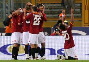 Inter devastante aspettando la Juve 
Derby alla Roma, il Milan ne fa cinque