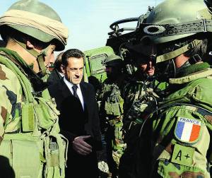 Blitz di Sarkozy in Afghanistan «Questa guerra non va persa»