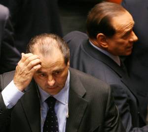 Di Pietro insulta Berlusconi 
Napolitano: no, clima più sereno