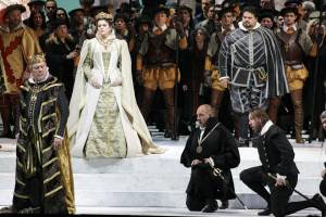 La prima della Scala, il "Don Carlo" 
conquista i vip ma non il loggione