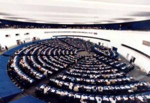 Europarlamento, i deputati italiani  
recordmen  per assenze e stipendio